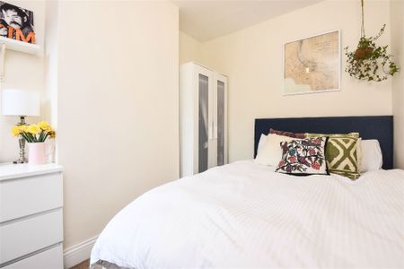 3 bedroom terraced house to rent - Photo 4