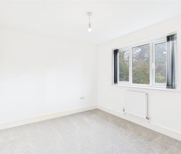 4 bedroom detached house to rent - Photo 2