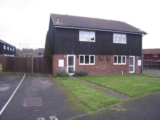 Royal Palace Close, Newmarket, Suffolk, CB8 - Photo 1