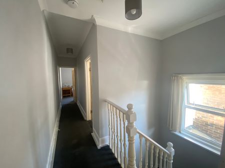 4 bedroom mid-terrace to rent Delamere Road, Southsea - Photo 2