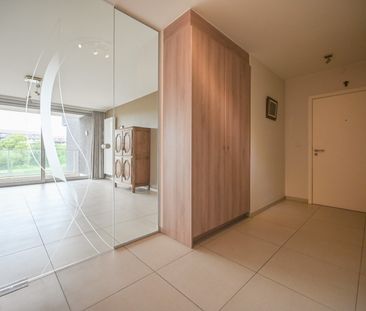 Riant 3-slaapkamerappartement met zicht op de vaart te Izegem - Photo 1