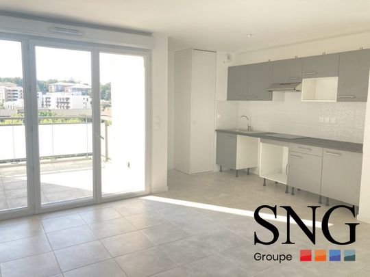 T4 AVEC BALCON + PARKING - Photo 1