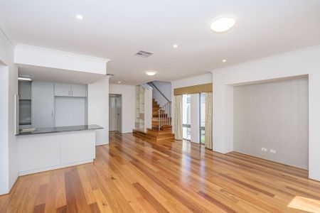 14 Somerset Street, - Photo 3