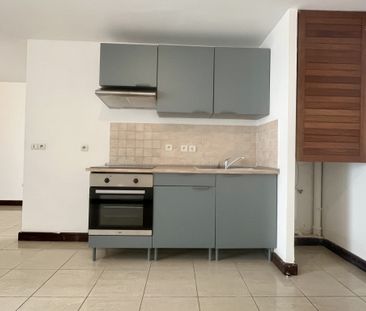 Location Appartement 1 pièce 30m² ST DENIS 97400 - Photo 6
