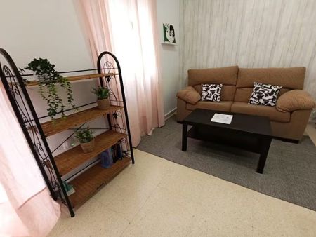 Plaza San Martín, Sevilla, Andalusia 41003 - Photo 5