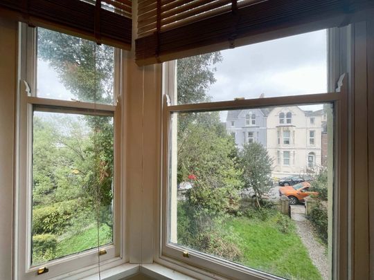 5 Bedroom | 3 Connaught Avenue, PL4 7BT - Photo 1