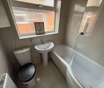 3 bedroom semi-detached bungalow To Let in Preston - Photo 5