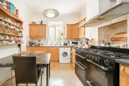 3 bedroom flat to rent - Photo 5