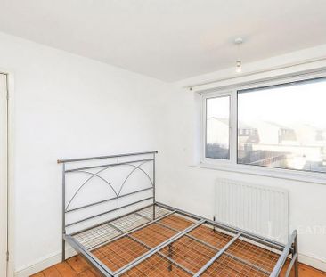 2 bedroom semi-detached house to rent - Photo 2