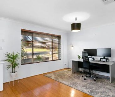 STYLISH & CONVENIENT 3X1 FAMILY HOME - Photo 3