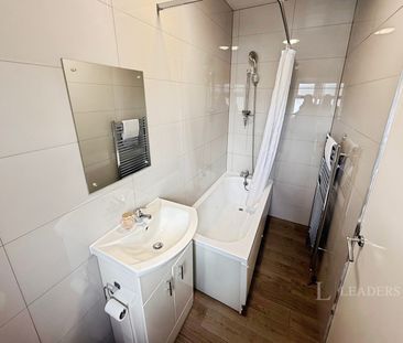 3 bedroom house to rent Cromack View, Pudsey, West Yorkshire, LS28 - Photo 4