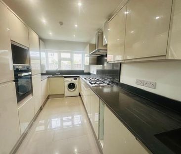 6 bedroom property to rent - Photo 2