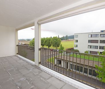 Behind the train station - right at the front! - Foto 3