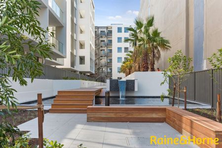 Bright & Leafy Garden House Apartment - Photo 5