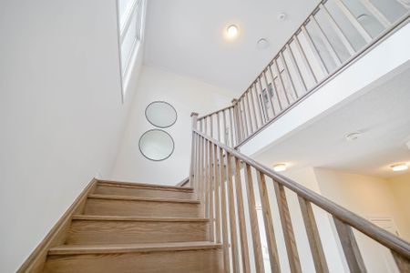 For Lease - 29 Kingsbury Trail, Barrie, Ontario - Photo 2