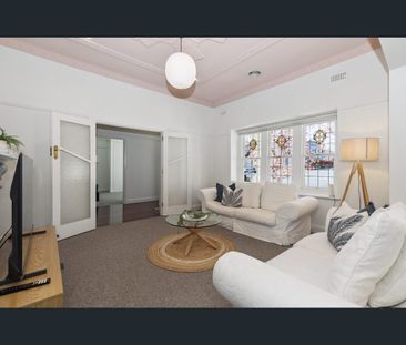 10 Caleb Close, Golden Square, Vic 3555 - Photo 3