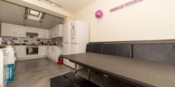 7 bedroom terraced house to rent - Photo 3