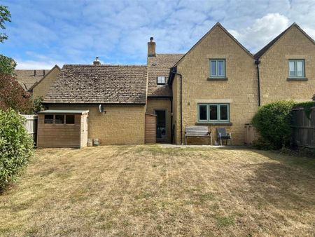 3 bedroom semi-detached house to rent - Photo 4