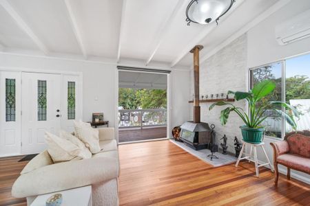 Dual Living- High-Set Home with Multiple Living Areas - Photo 2