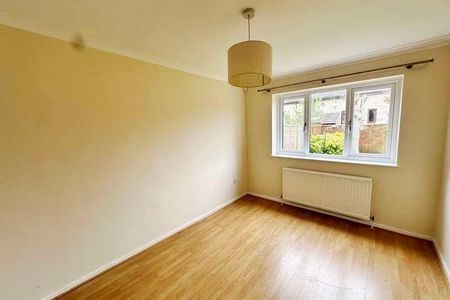 Hibbs Close, Marshfield, Chippenham, Wiltshire, SN14 - Photo 4