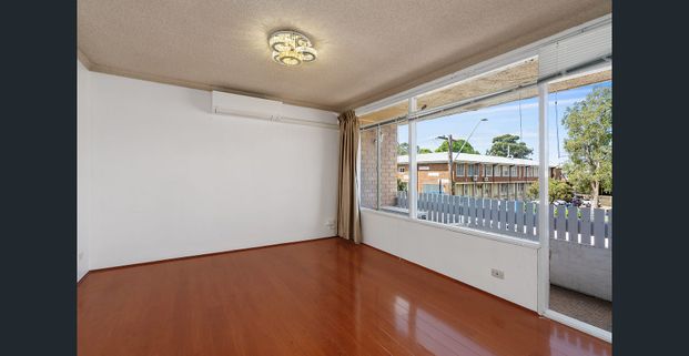 Two bedroom unit in prime location - Photo 1