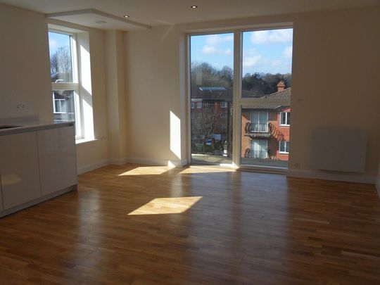 2 bedroom flat to rent - Photo 1