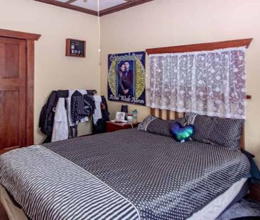 Charming 1 BDR Bluff Hill Flat with Seaviews - Photo 5