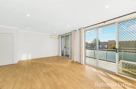 Two-Bedroom Apartment in Heart of Westmead - Photo 3