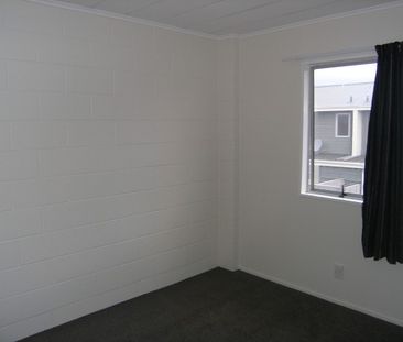 Tidy 2 bedroom unit - Photo 1