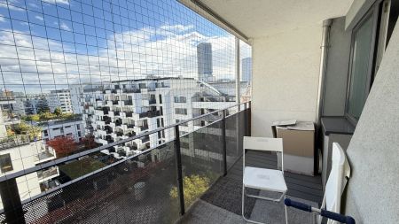 Tokiostraße / Kirschblütenpark: VIS / Japanische Schule: Möblierte 4 Zimmer-Maisonetten-Wohnung mit einer Loggia und Terrasse + optionaler Garagenstellplatz! - Photo 5