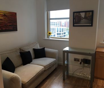 Studio Flat, Wellington Street, LS1 - Photo 4