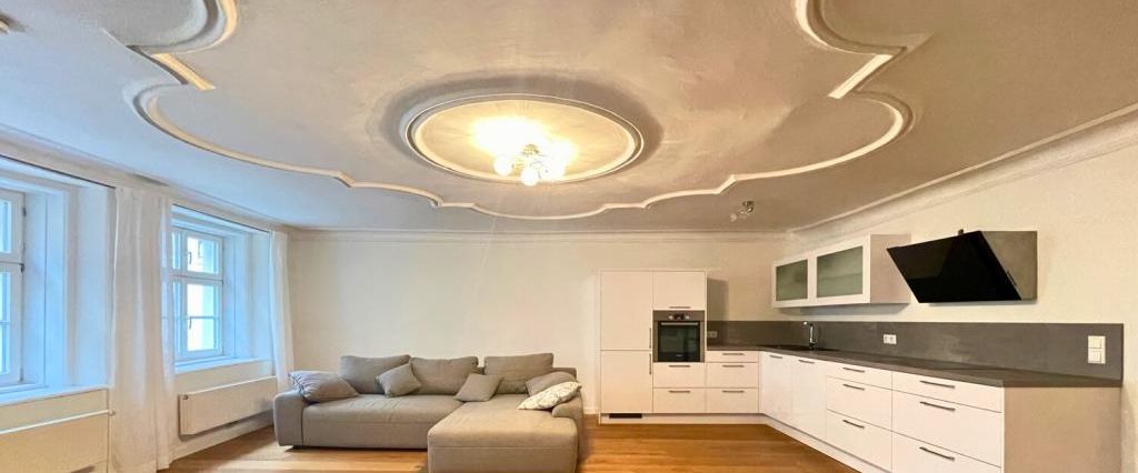 Wohnen mit Stil: Helle, großzügige Altbauwohnung im Herzen der Altstadt - Photo 1