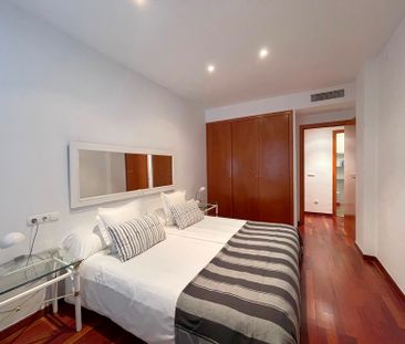 Apartamento amueblado, 2 dormitorios con terraza. piscina y parking... - Photo 4