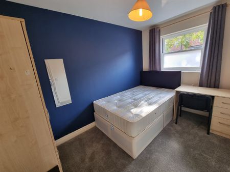 6 Bed Student Accommodation - Photo 4