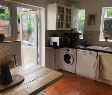 2 Bed Maisonette, Cowley Road, SW14 - Photo 2