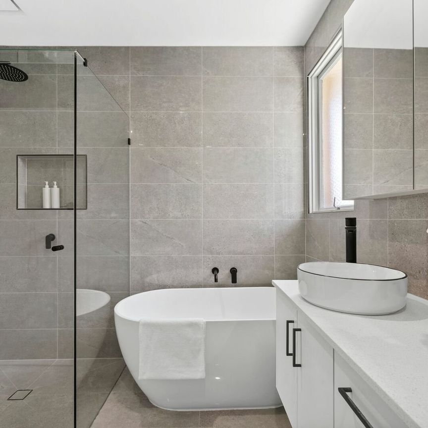 Extensively Renovated Villa That Ticks All The Boxes - Photo 1