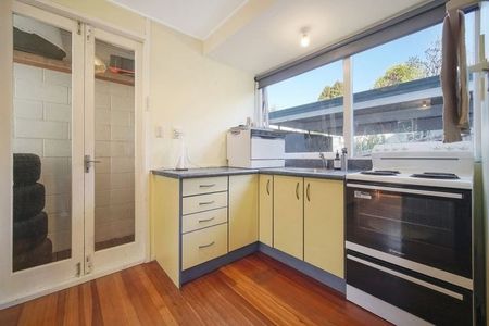 Greenlane - Tidy 2 bedroom Townhouse Plus 2 Carparks - Photo 4