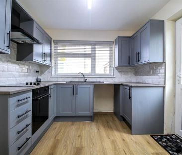 2 bedroom detached bungalow to rent - Photo 3