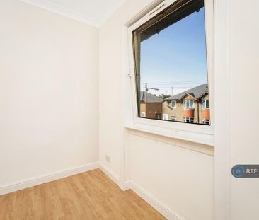 3 bedroom flat to rent - Photo 5