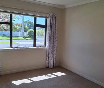 4-Bedroom Home in Central Cambridge – Walk to Town! - Photo 2