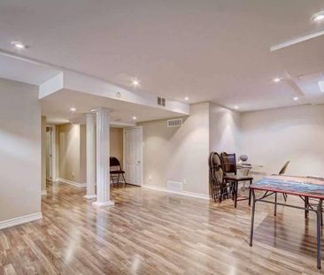 For Lease - 19 Putnam Drive, Brampton, Ontario - Photo 2