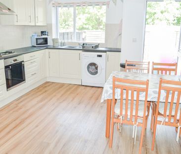 High Street, Lytchett Matravers, Poole - Photo 1