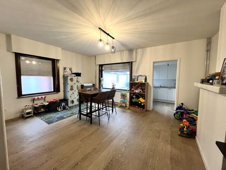 Vernieuwde woning met 2 slaapkamers - Photo 2