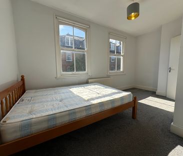 4 Bed Terraced House, Swanfield Street, E2 - Photo 1