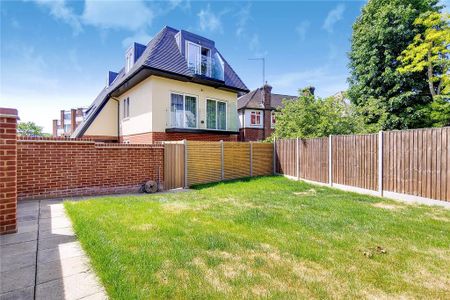 3 bedroom apartment to rent - Photo 4