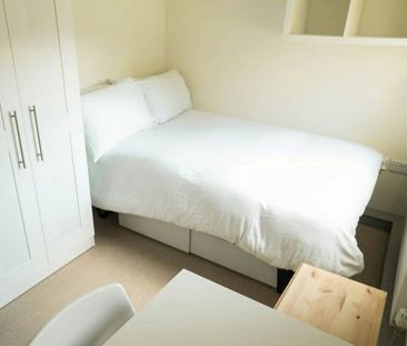 Norfolk Park Road, Sheffield, S2 - Photo 1