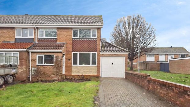 3 bedroom semi-detached house to rent - Photo 1