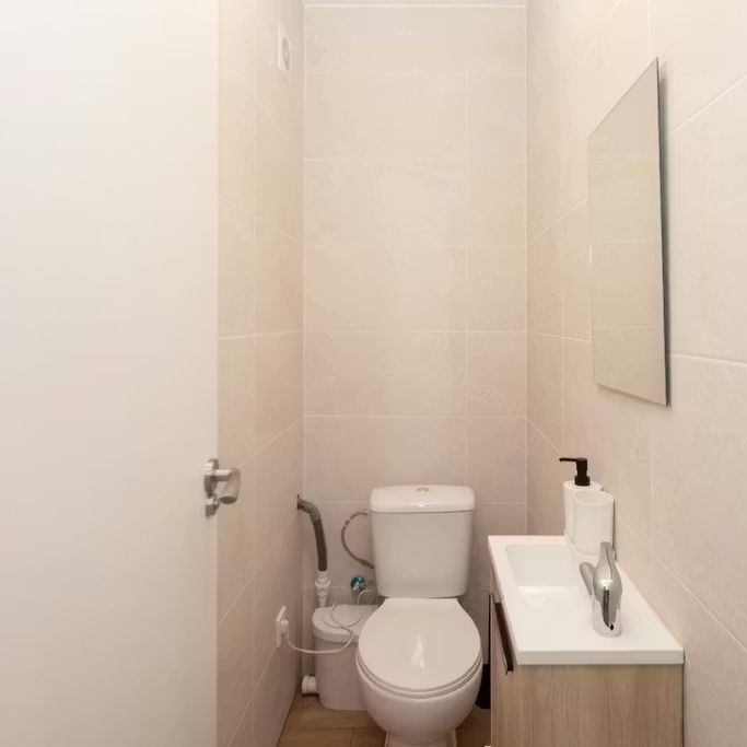 Carrer Olimpia Arozena Torres, Valencia, Valencian Community 46018 - Photo 1