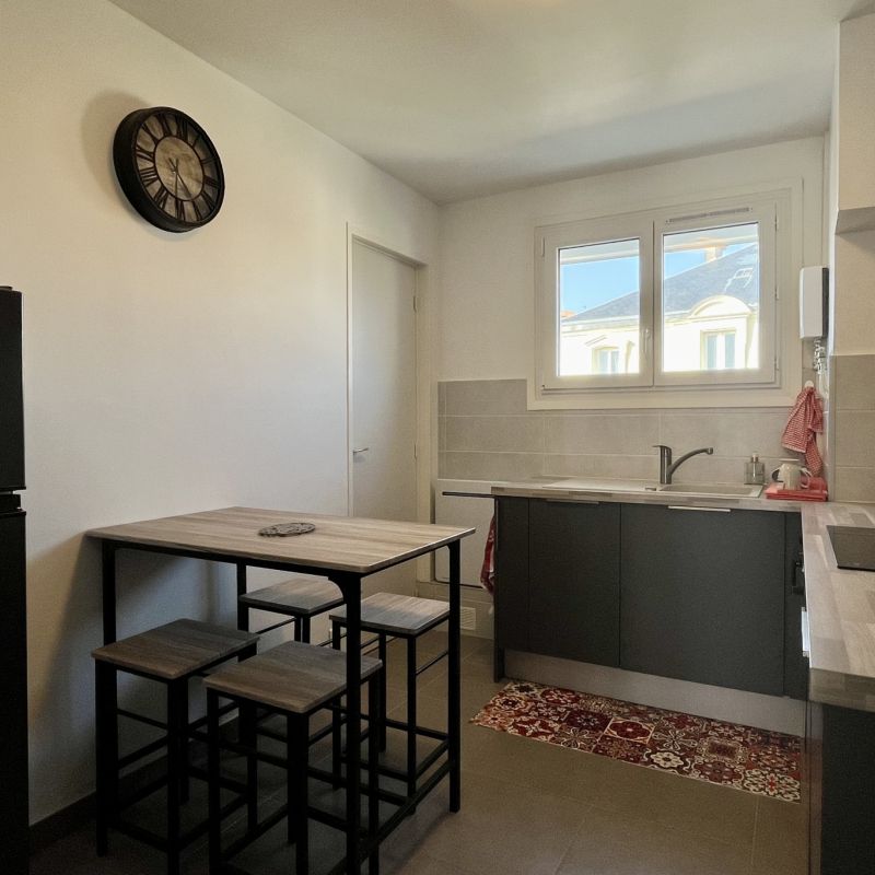 A LOUER APPARTEMENT MEUBLE de 66,67m2 ROYAN - Photo 1