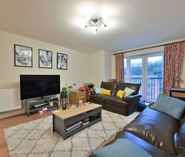 2 bedroom flat to rent - Photo 2